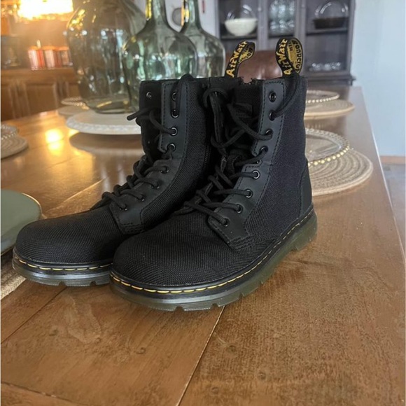 Doc Martens unisex boots. - Picture 2 of 7